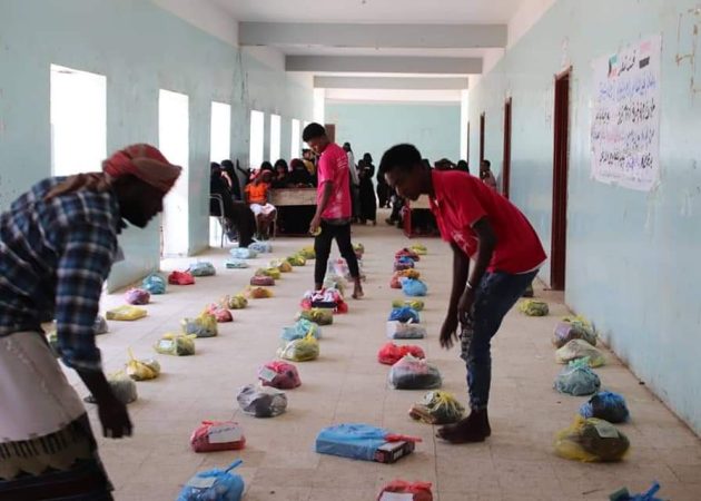 Al-Rahma Charitable Initiative distributes Eid clothing to poor families and orphans in Socotra
